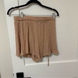 Light versatile shorts